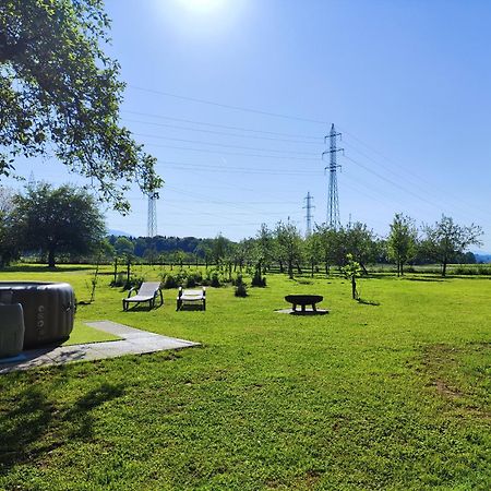 Silent Orchard Villa Naklo Dış mekan fotoğraf