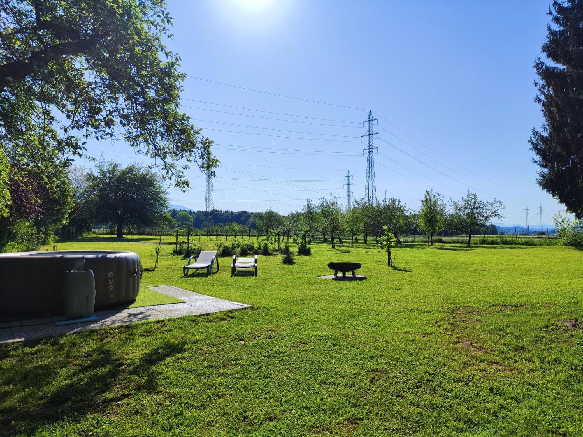 Silent Orchard Villa Naklo Dış mekan fotoğraf